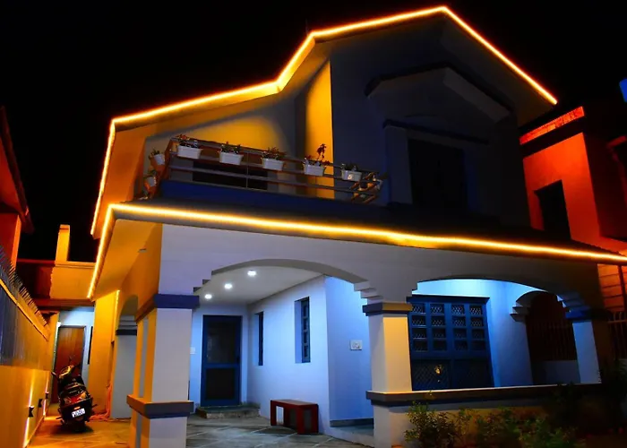 Entire 3Bhk Duplex Villa Golf Course Road