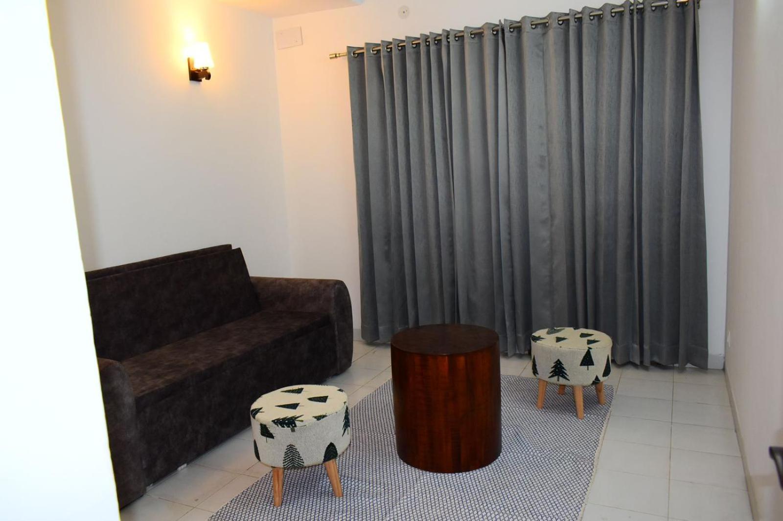 Entire 3bhk Duplex Golf Course Road Villa *