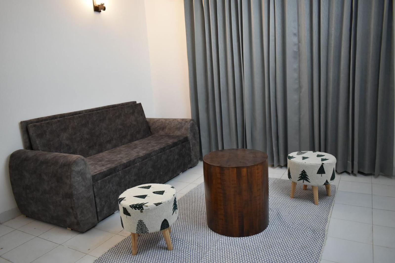 Entire 3bhk Duplex Golf Course Road Villa