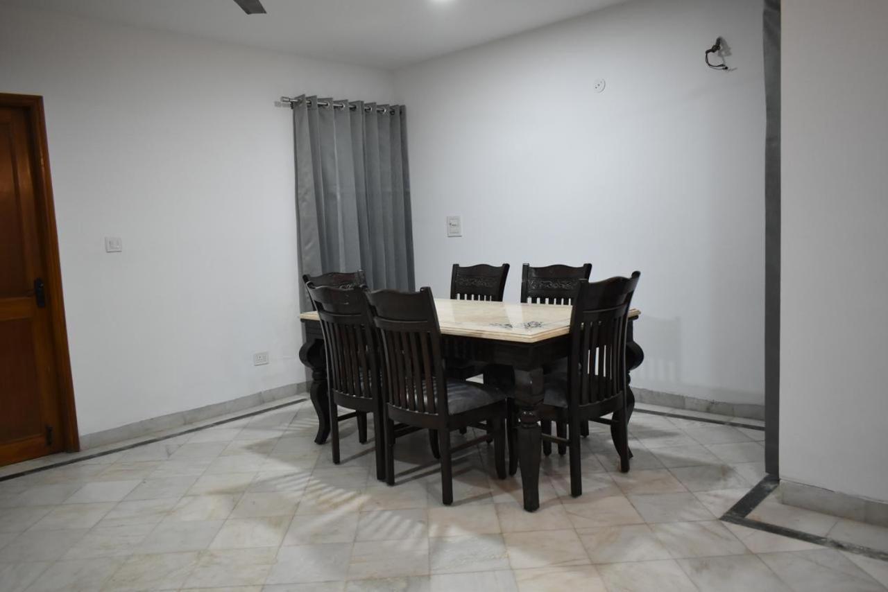 Villa Entire 3bhk Duplex Golf Course Road