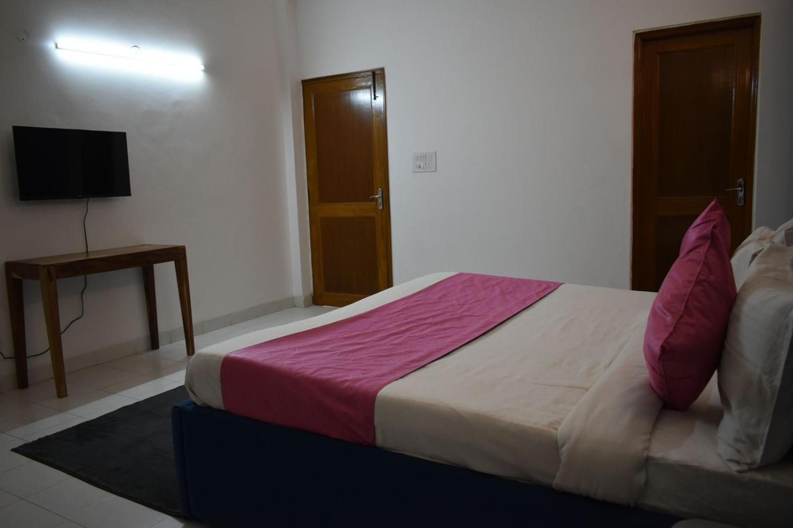 Entire 3bhk Duplex Golf Course Road Villa *