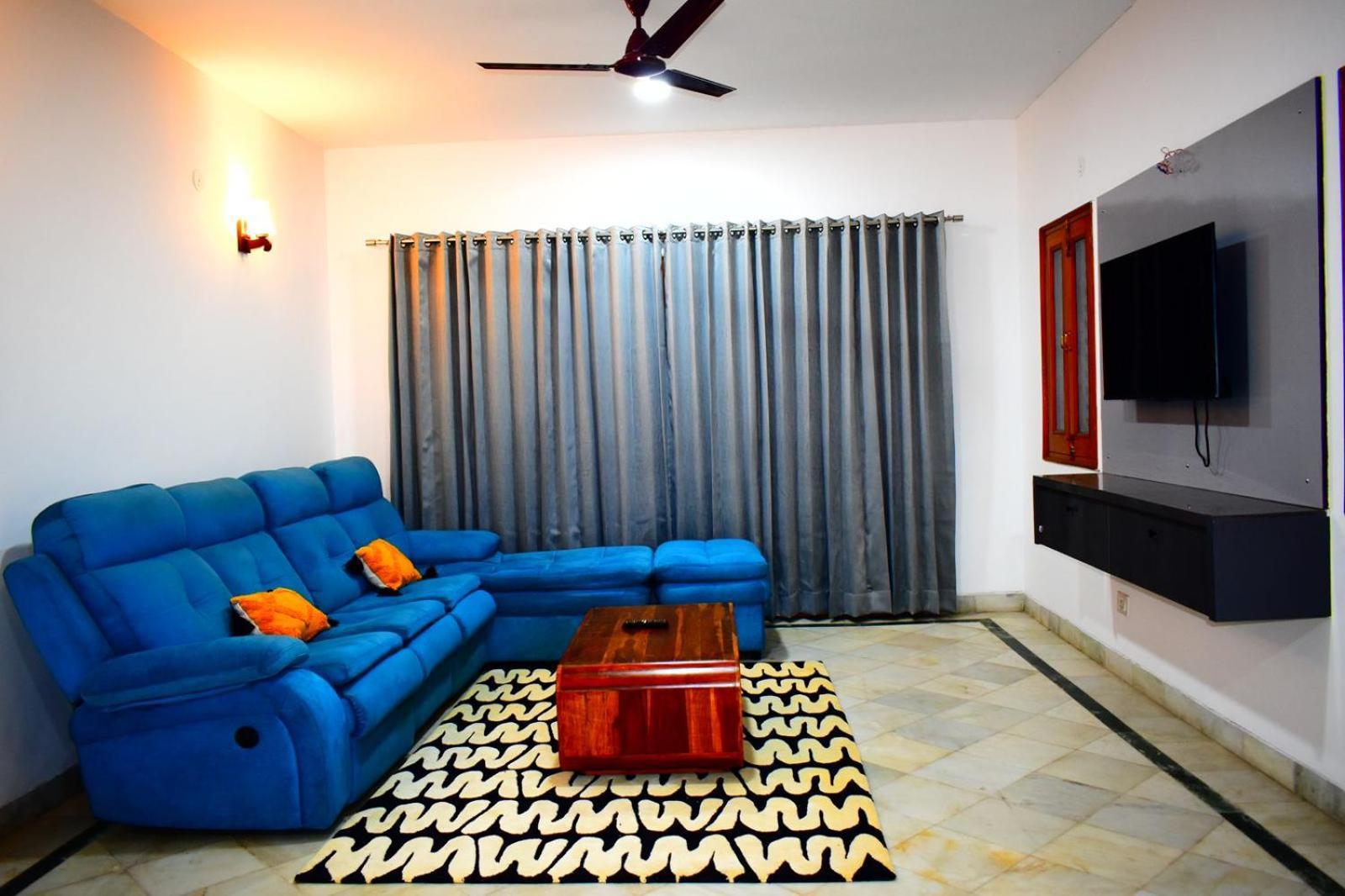Entire 3bhk Duplex Golf Course Road