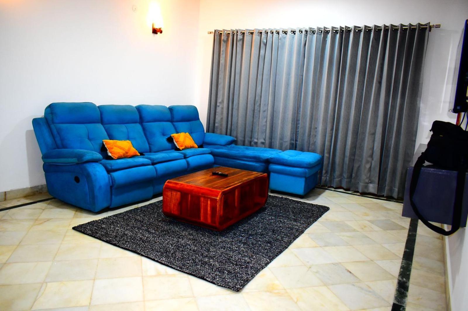 Entire 3bhk Duplex Golf Course Road Villa